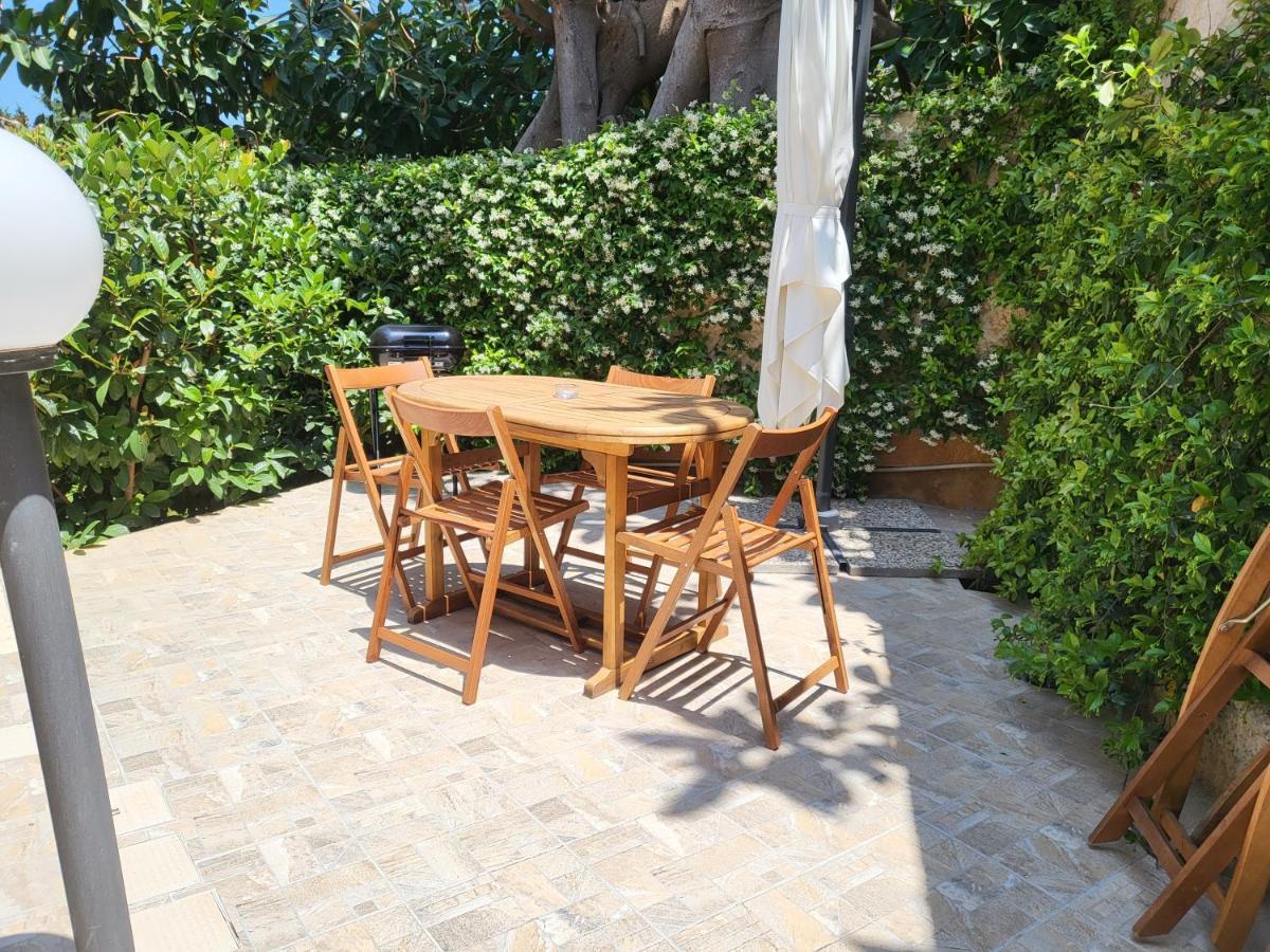 Villa Residenza Don Camillo Mondello Exterior foto
